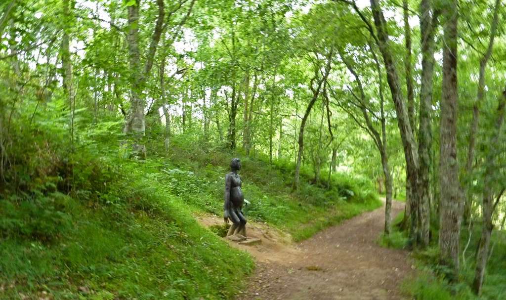 Lo seres mitológicos descansan y nos observan desde los bosques encantados de Ardisana